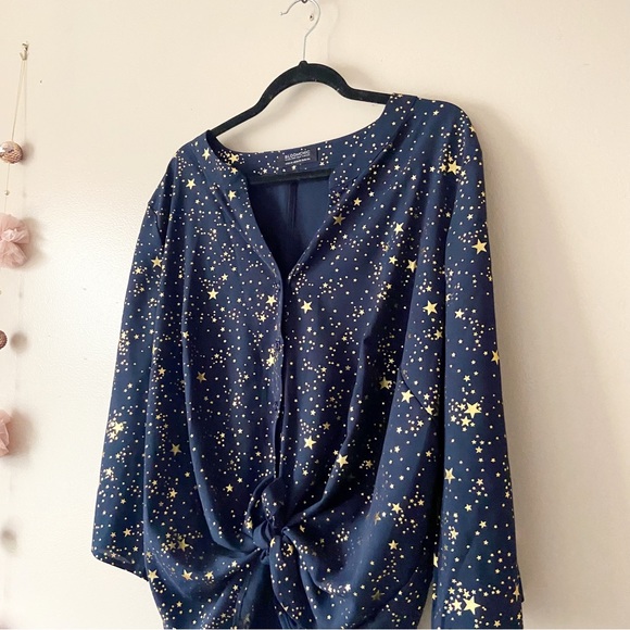 Bloomchic• midnight blue star moon print button up short sleeve top kimono - Picture 2 of 8